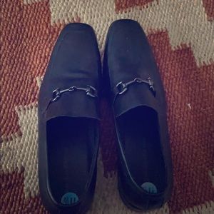 Black Perry Ellis size 11.5 dress shoes.